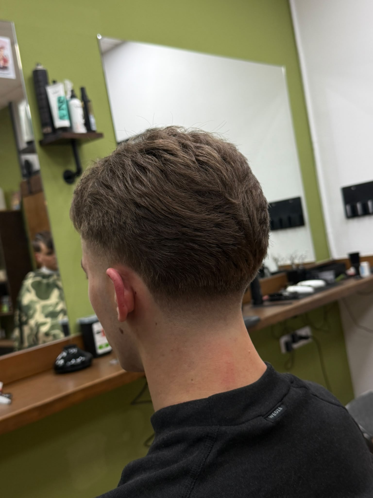Tall fet a 15.16 Barber Studio
